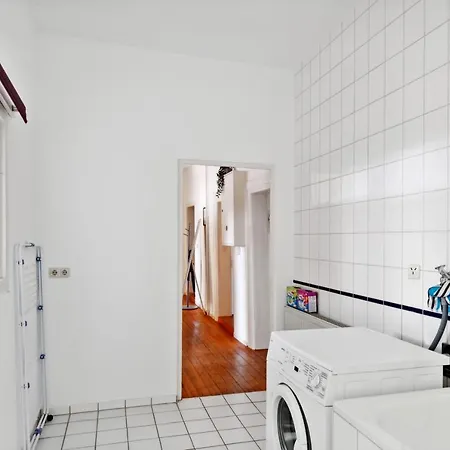 Grosszuegige 4-zimmer-wohnung Nahe Frankfurt, Ideal Fuer Business & Familien شقة *